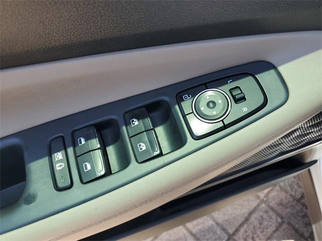used 2019 Hyundai Santa Fe car, priced at $16,234