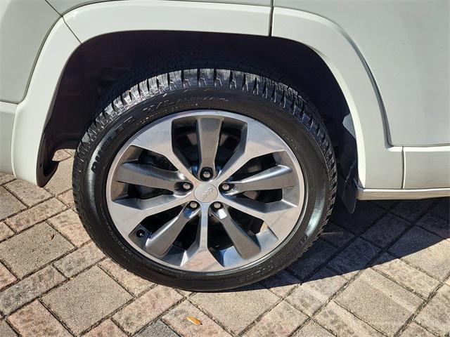 used 2019 Jeep Cherokee car, priced at $20,507