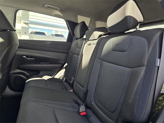 new 2025 Hyundai TUCSON Hybrid car, priced at $34,697