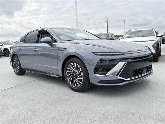 new 2025 Hyundai Sonata Hybrid car, priced at $32,257