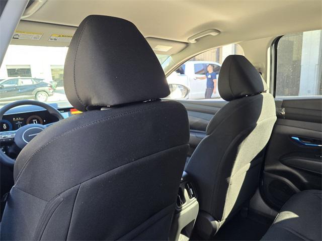 new 2025 Hyundai TUCSON Hybrid car, priced at $35,183