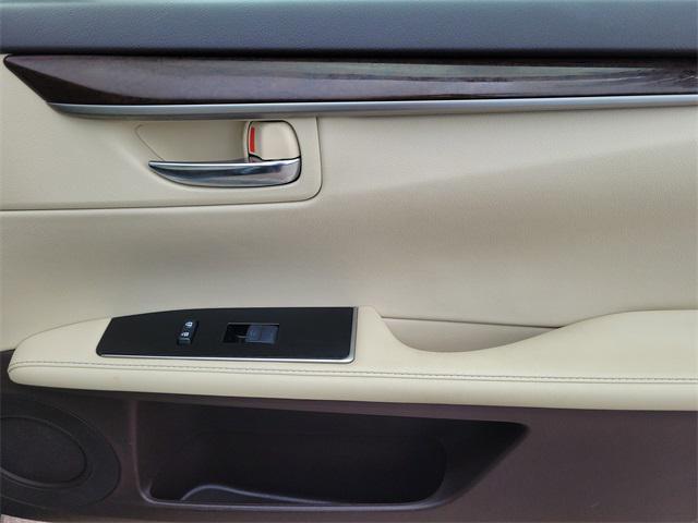 used 2016 Lexus ES 350 car, priced at $14,341