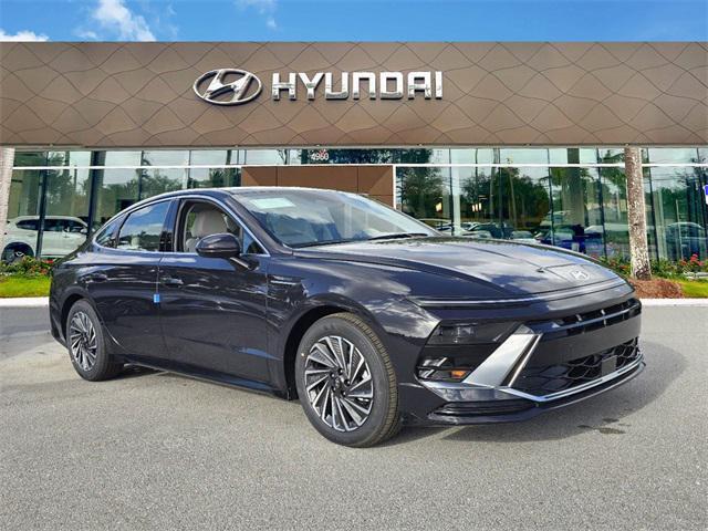 new 2025 Hyundai Sonata Hybrid car, priced at $32,700