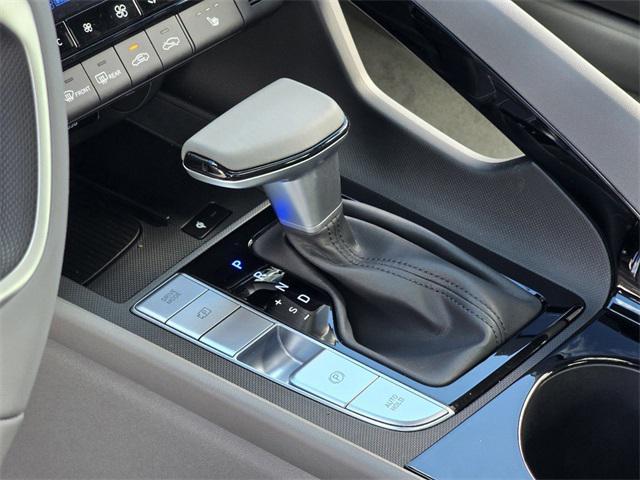 new 2025 Hyundai Elantra car, priced at $26,456