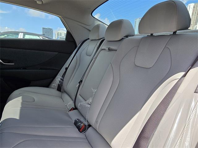 new 2025 Hyundai Elantra car