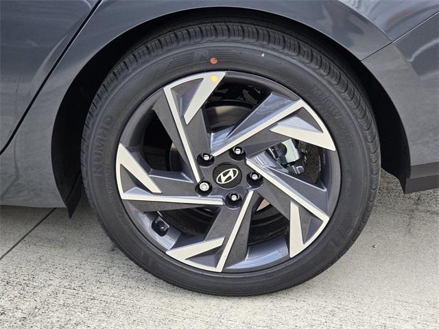 new 2025 Hyundai Elantra car, priced at $24,418