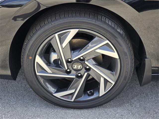 new 2025 Hyundai Elantra car, priced at $28,505