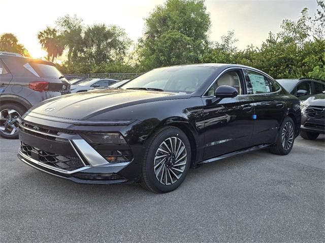 new 2025 Hyundai Sonata Hybrid car, priced at $39,205