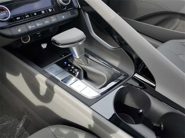new 2024 Hyundai Elantra car, priced at $26,213