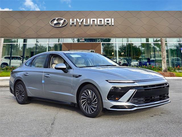 new 2025 Hyundai Sonata Hybrid car, priced at $32,705