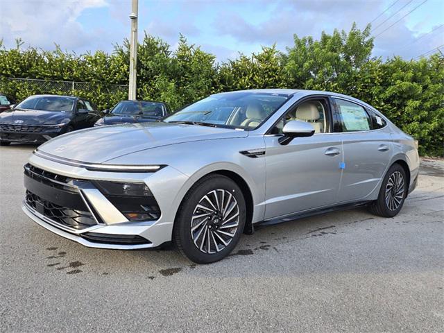 new 2025 Hyundai Sonata Hybrid car, priced at $32,705