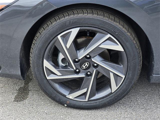 new 2025 Hyundai Elantra car, priced at $23,938