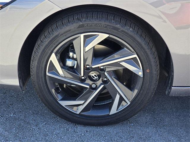 new 2025 Hyundai Elantra car, priced at $26,647