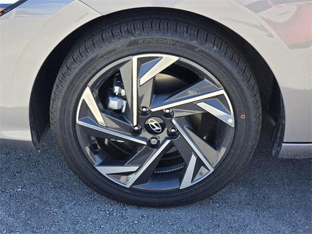 new 2025 Hyundai Elantra car, priced at $26,647