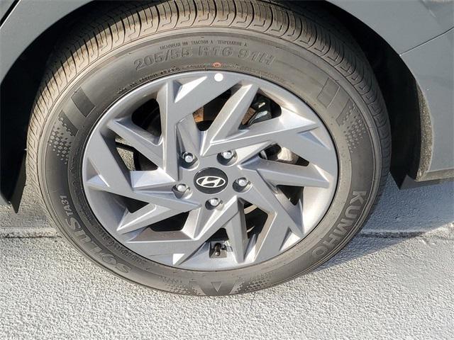 new 2025 Hyundai Elantra car, priced at $23,853