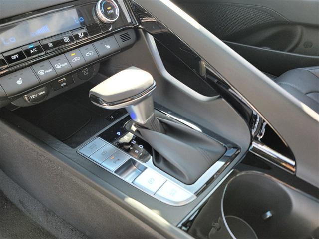 new 2025 Hyundai Elantra car, priced at $28,201