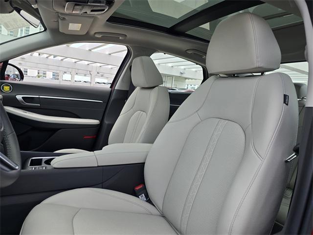 new 2025 Hyundai Sonata Hybrid car, priced at $38,594