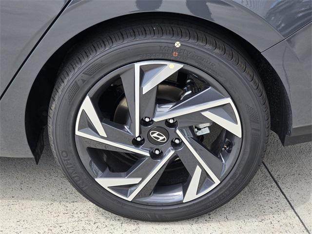 new 2025 Hyundai Elantra car, priced at $24,347