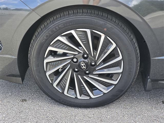 new 2025 Hyundai Sonata Hybrid car, priced at $32,270