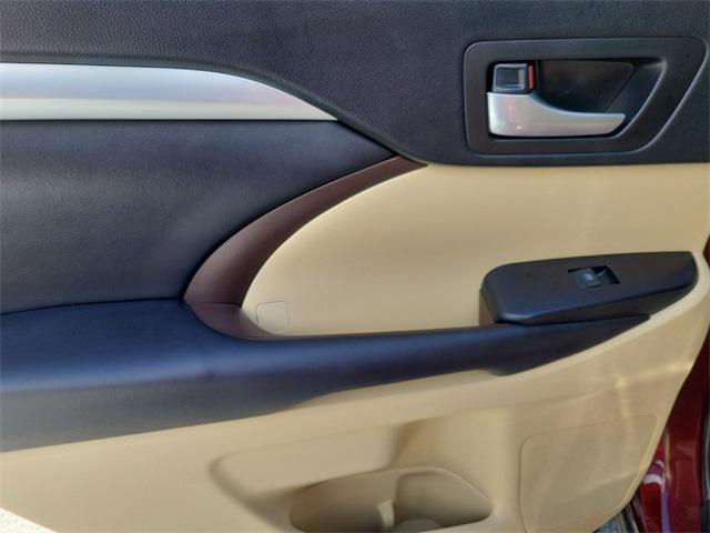 used 2019 Toyota Highlander car, priced at $25,943