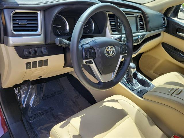 used 2019 Toyota Highlander car, priced at $25,943