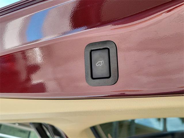 used 2019 Toyota Highlander car, priced at $25,943