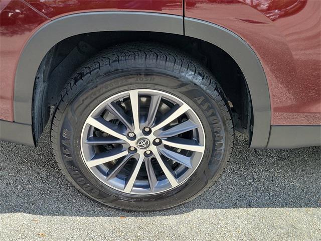 used 2019 Toyota Highlander car, priced at $25,943