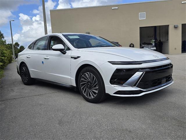 new 2025 Hyundai Sonata Hybrid car, priced at $32,440