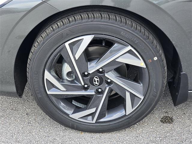 new 2025 Hyundai Elantra car, priced at $24,273