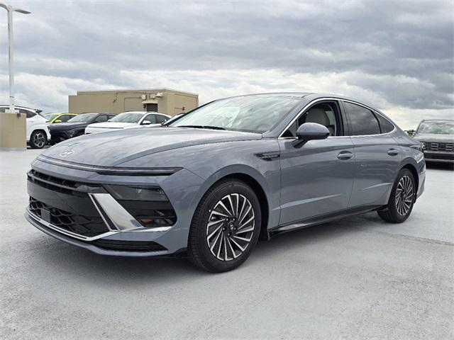 new 2025 Hyundai Sonata Hybrid car, priced at $32,690