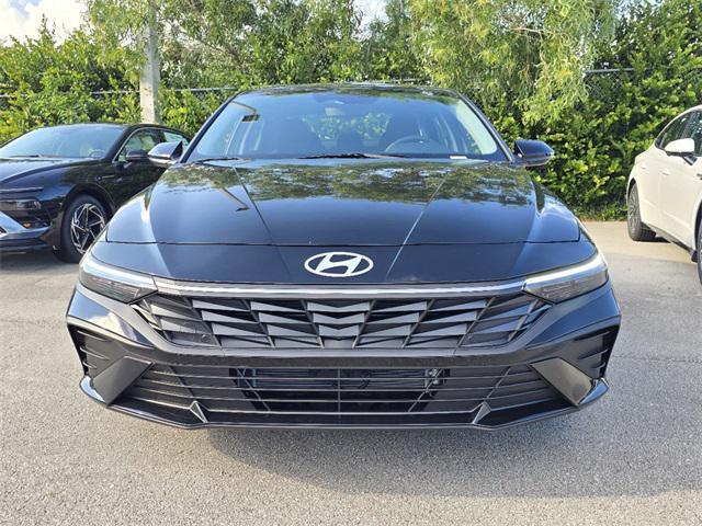 new 2025 Hyundai Elantra HEV car, priced at $26,780