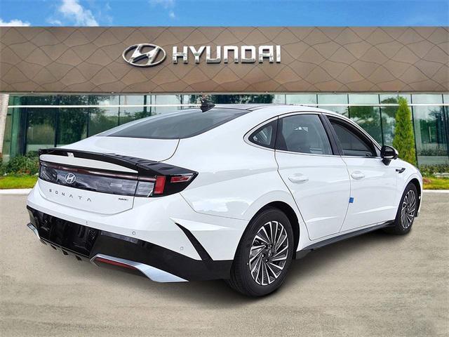 new 2025 Hyundai Sonata Hybrid car, priced at $32,931
