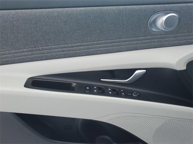 new 2025 Hyundai Elantra car, priced at $28,201