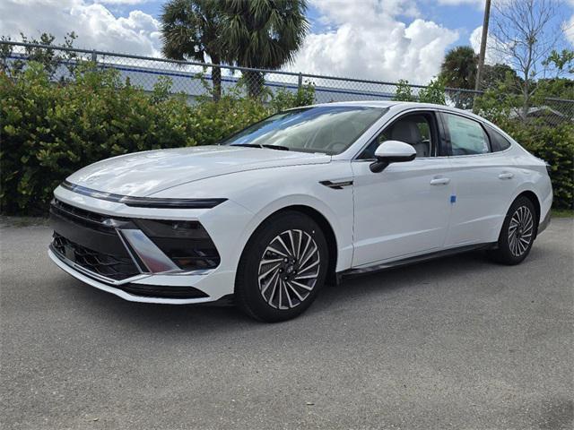 new 2025 Hyundai Sonata Hybrid car, priced at $33,160