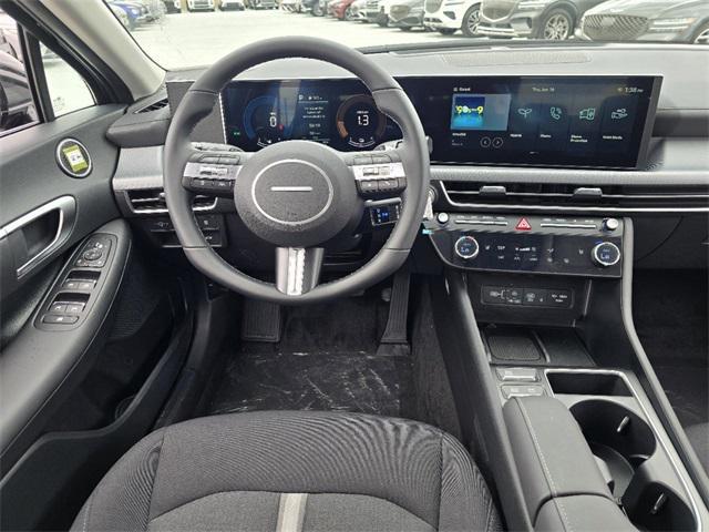 new 2025 Hyundai Sonata Hybrid car, priced at $31,960