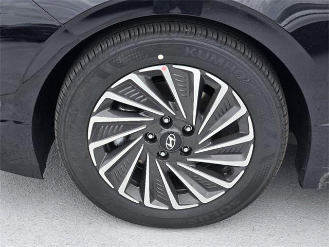 new 2025 Hyundai Sonata Hybrid car, priced at $31,960