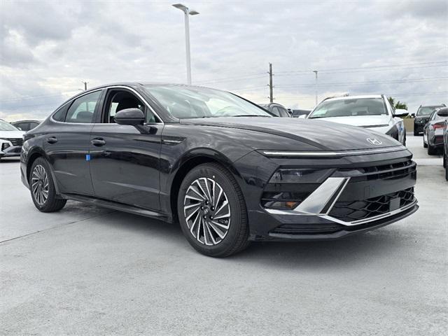 new 2025 Hyundai Sonata Hybrid car, priced at $31,960