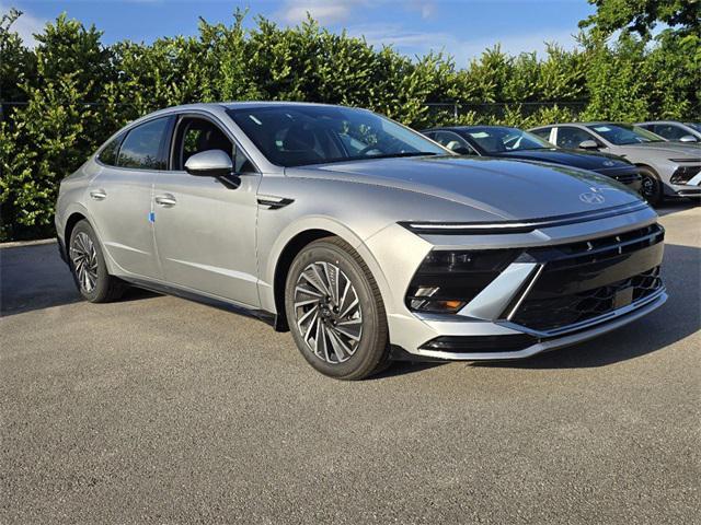 new 2025 Hyundai Sonata Hybrid car, priced at $32,690