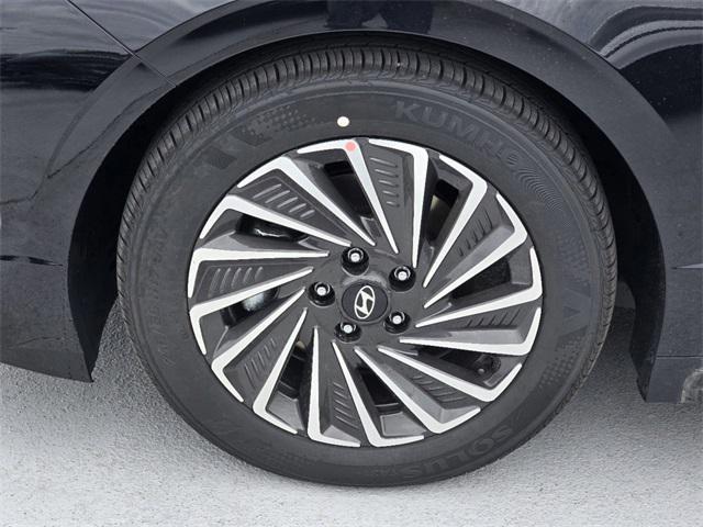 new 2025 Hyundai Sonata Hybrid car, priced at $31,941