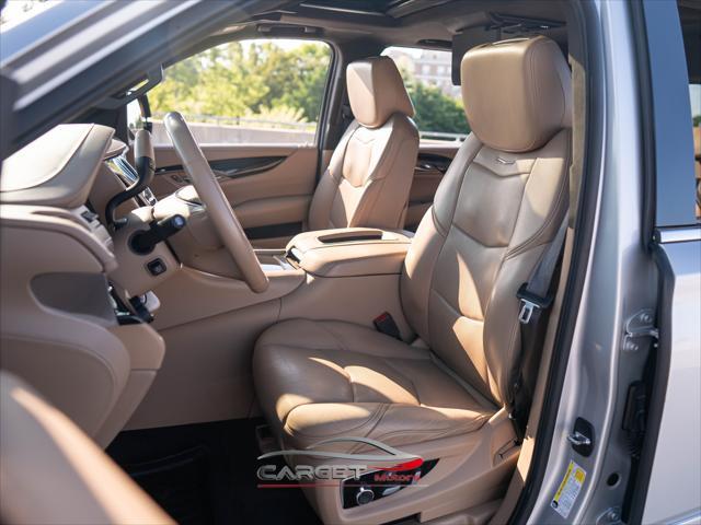 used 2019 Cadillac Escalade ESV car, priced at $33,163