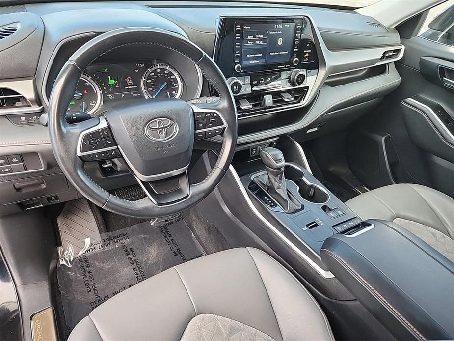 used 2022 Toyota Highlander Hybrid car, priced at $40,995