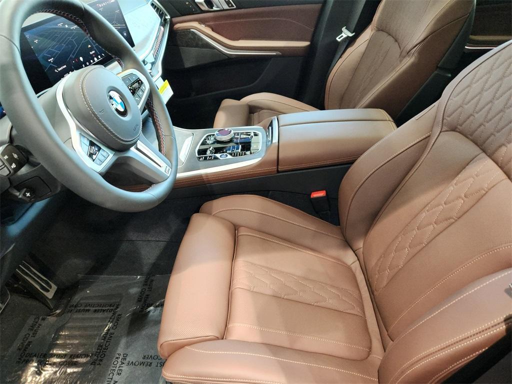 new 2025 BMW X7 car, priced at $119,580