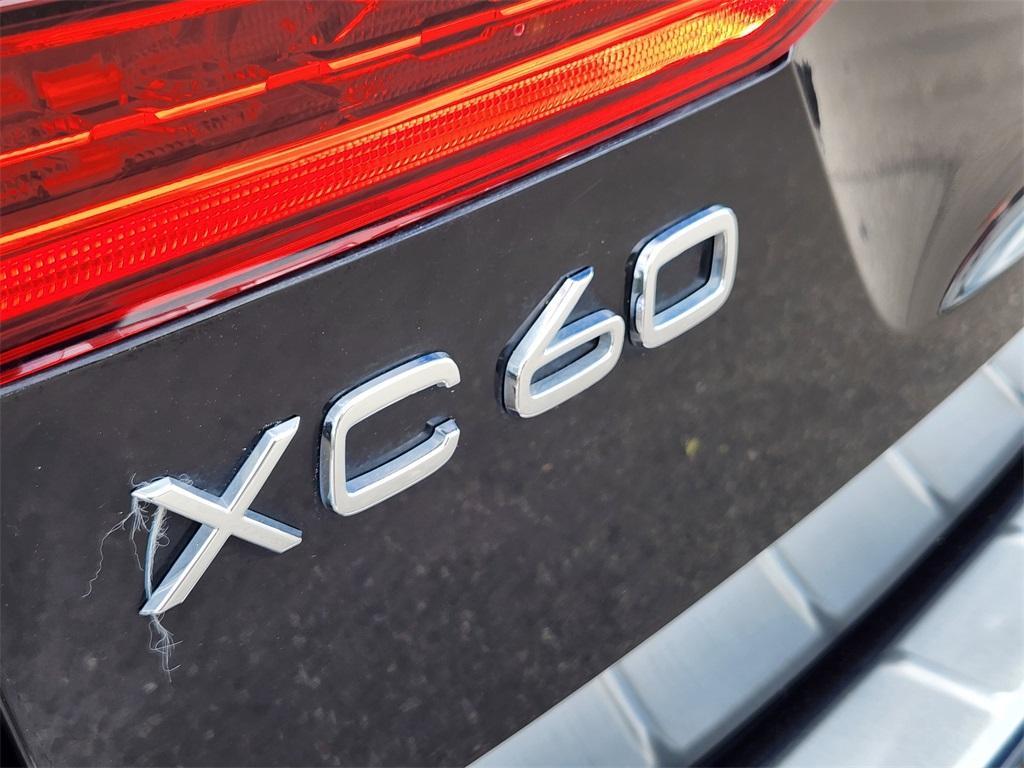 used 2022 Volvo XC60 Recharge Plug-In Hybrid car, priced at $37,997
