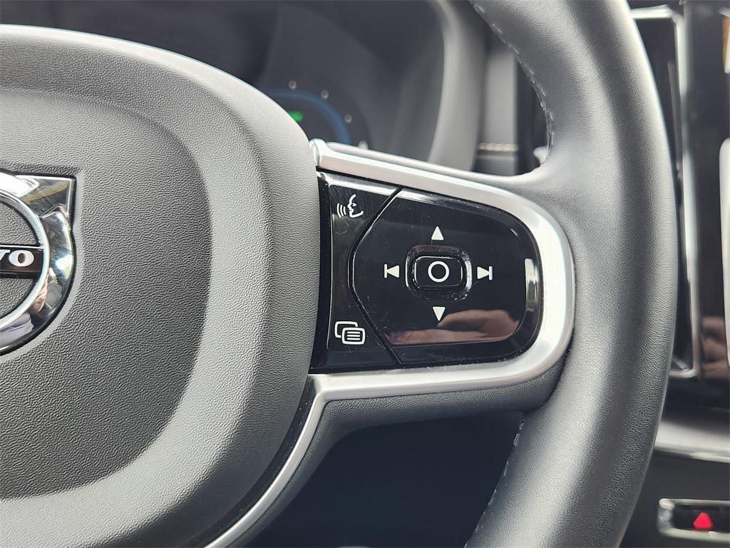 used 2022 Volvo XC60 Recharge Plug-In Hybrid car, priced at $37,997