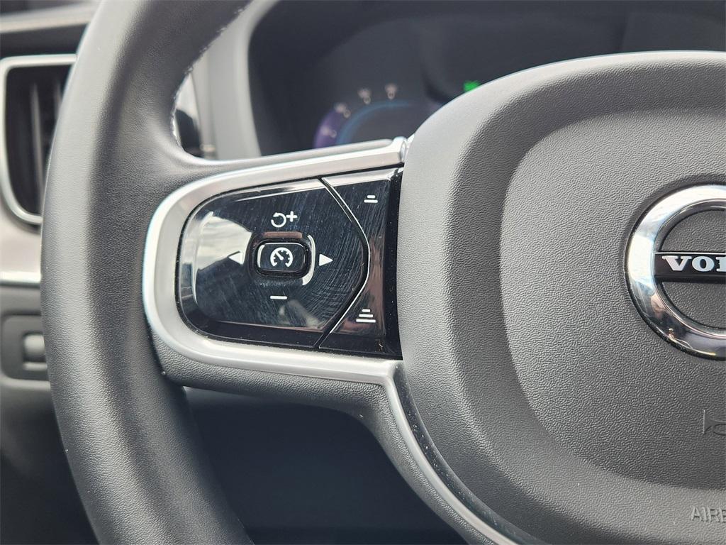 used 2022 Volvo XC60 Recharge Plug-In Hybrid car, priced at $37,997