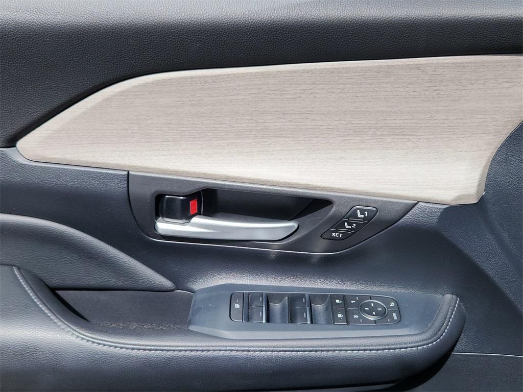 used 2024 Toyota Grand Highlander car, priced at $51,586