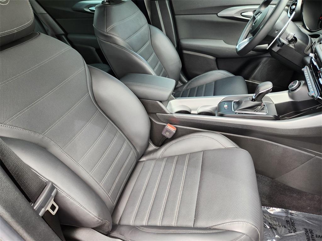 used 2024 Alfa Romeo Tonale car, priced at $35,157