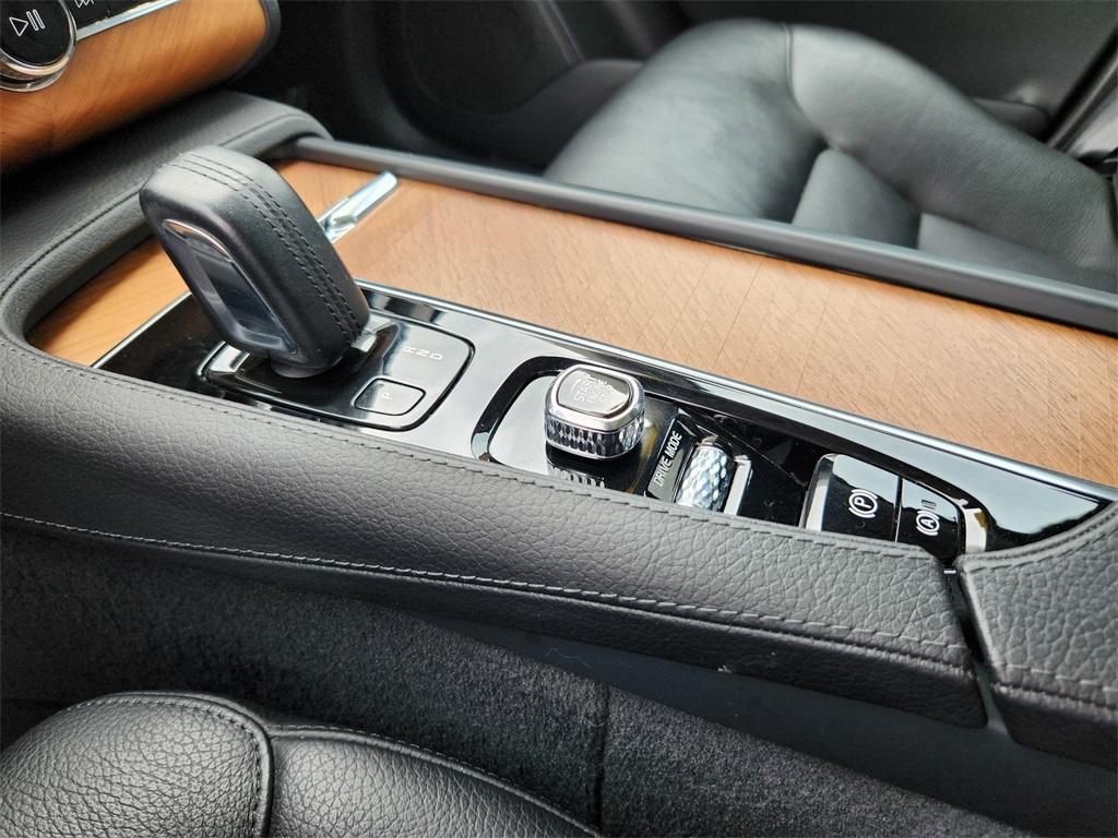 used 2021 Volvo XC90 Recharge Plug-In Hybrid car, priced at $36,896