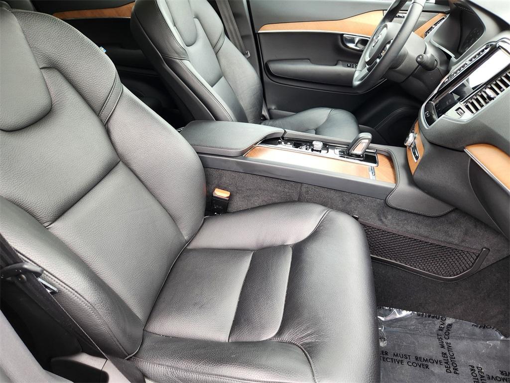 used 2021 Volvo XC90 Recharge Plug-In Hybrid car, priced at $36,896
