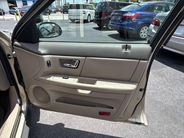 used 2001 Mercury Sable car, priced at $4,500